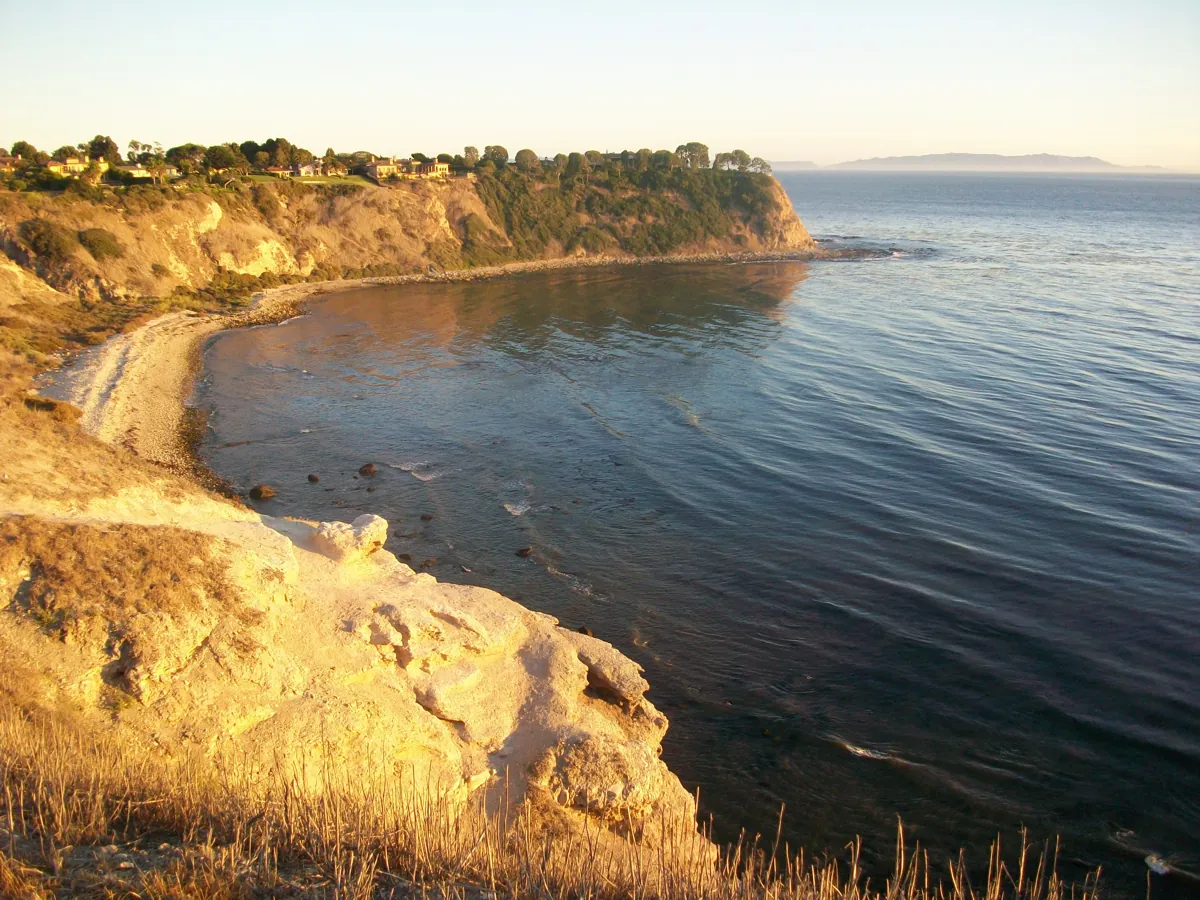 Explore the Hidden Coves of Palos Verdes with Calidreamin Charters